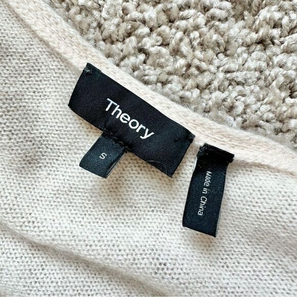 THEORY Adrianna Cashmere V-Neck Sweater in Light Salmon Size Small - Picture 7 of 8